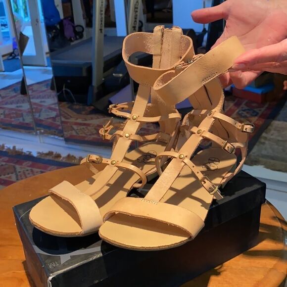 Modern Rebel beige leather gladiator sandals. - Picture 4 of 5